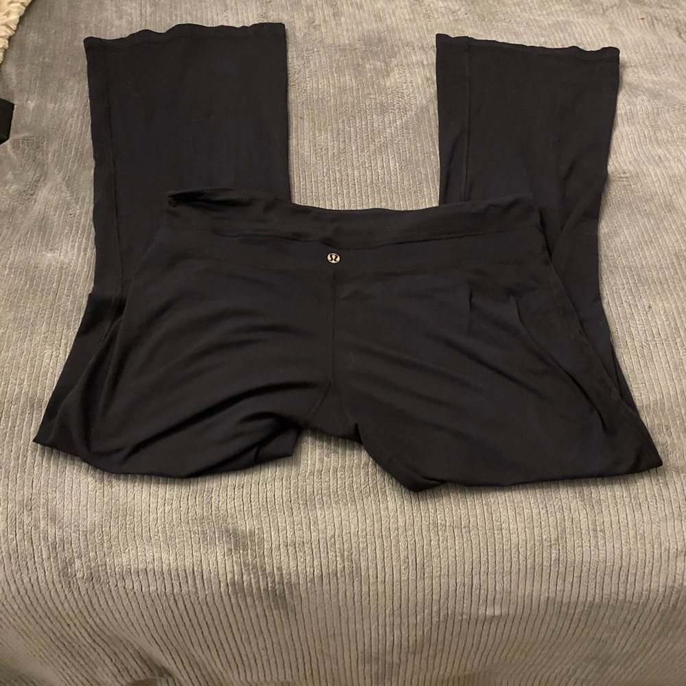 Lululemon athletica yoga pants